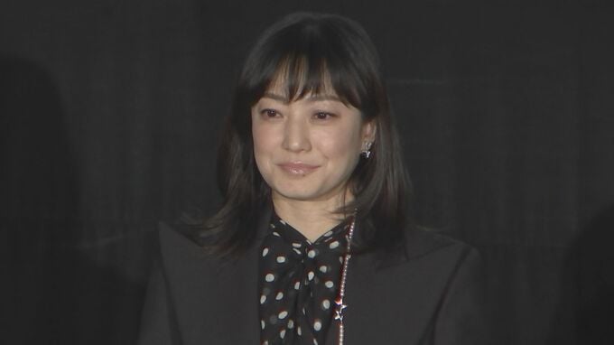 【菅野美穂】主演映画バスツアーで「怖すぎワロタ」最近は子どもとプールにハマる　赤楚衛二「最近、ゴッドハンド見つけた」|TBS NEWS DIG