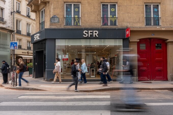 仏通信3社、国内2位の携帯会社SFR買収で合意－評価額204億ユーロ
