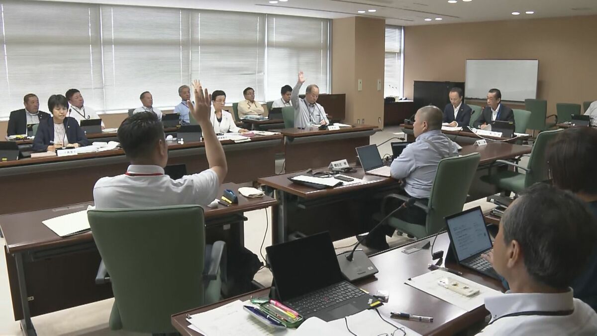 スマホは1日2時間まで…市民に促す条例案 市議会の委員会審議は賛否半数ずつに割れて「委員長判断で可決」次の本会議で可決されれば来月1日施行へ 愛知・豊明市