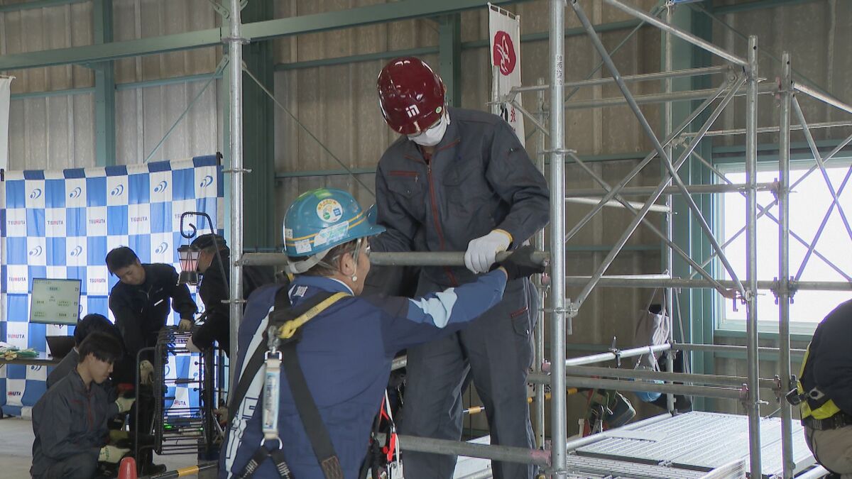 建設業界の人材確保へ 大手ゼネコンが高校生向けに技能体験会 ｢職業選択のきっかけに｣ 足場の組み立てや壁塗りなどプロの技に挑戦 愛知･弥富市