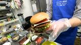 地域の特色を生かす!「ご当地バーガー」が続々登場!城をモチーフに…馬と鹿のコラボに…アフリカ生まれ信州育ちのバーガーも!|TBS NEWS DIG