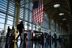 米永住権申請、国外での手続き義務化へ－トランプ政権が移民規制強化| TBS CROSS DIG with Bloomberg