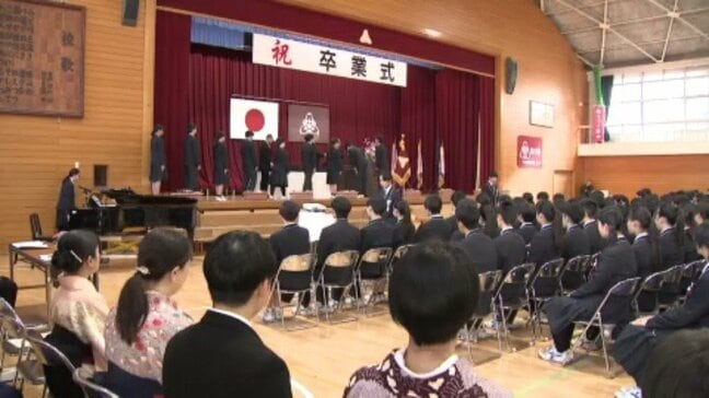 「夢や目標に向かって将来を切り開いて」公立中学校で卒業式 およそ1万人が学び舎を巣立ち 愛媛|TBS NEWS DIG