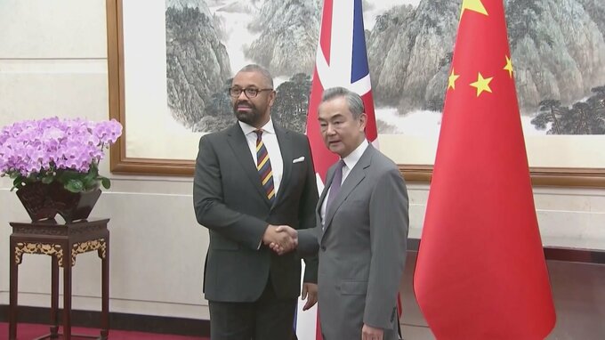 英外相、5年ぶり訪中で王毅外相と会談|TBS NEWS DIG