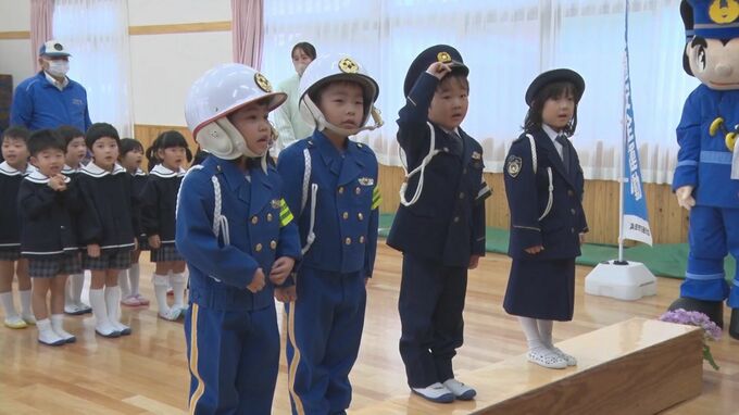 「スマホを見ないで」「おもいやりうんてん」1日おまわりさんと1日白バイ隊員が交通安全呼びかけ　|　BSSニュース | BSS山陰放送