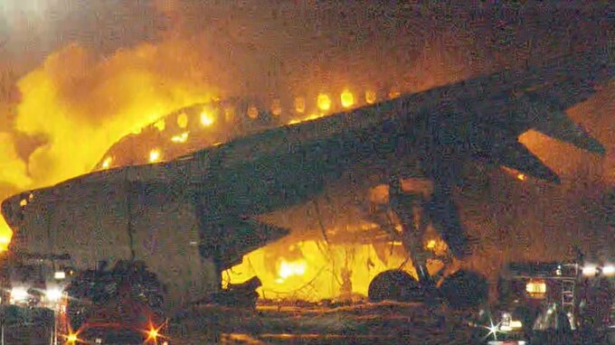 【速報】羽田空港の航空機衝突事故　出火から約6時間20分後に鎮圧　消防車115台出動|TBS NEWS DIG