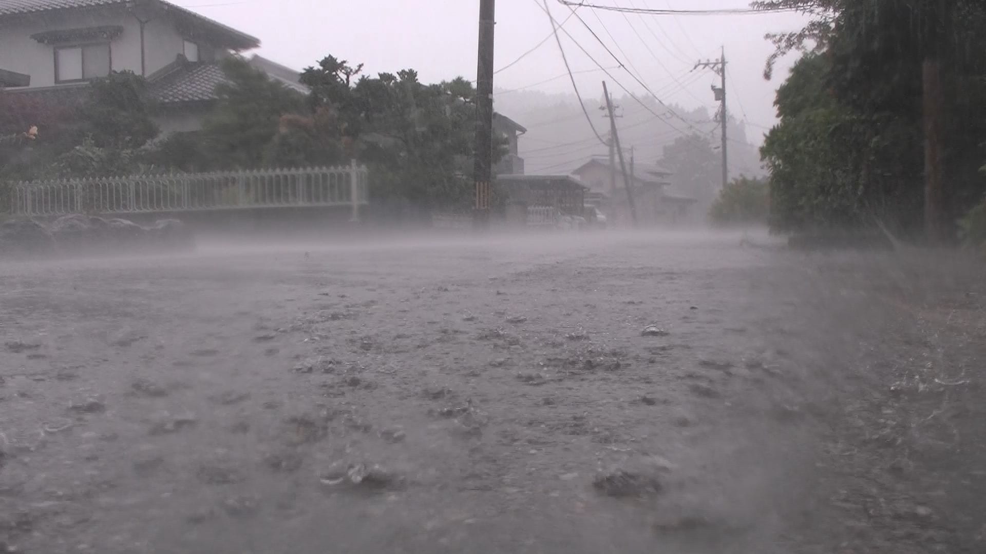 石川で非常に激しい雨 能登3市町に初の「レベル4大雨危険警報」避難