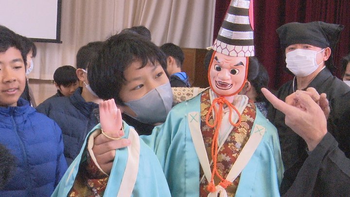 伝統芸能「米倉人形三番叟」 小学生が市の無形民俗文化財を学ぶ 山梨