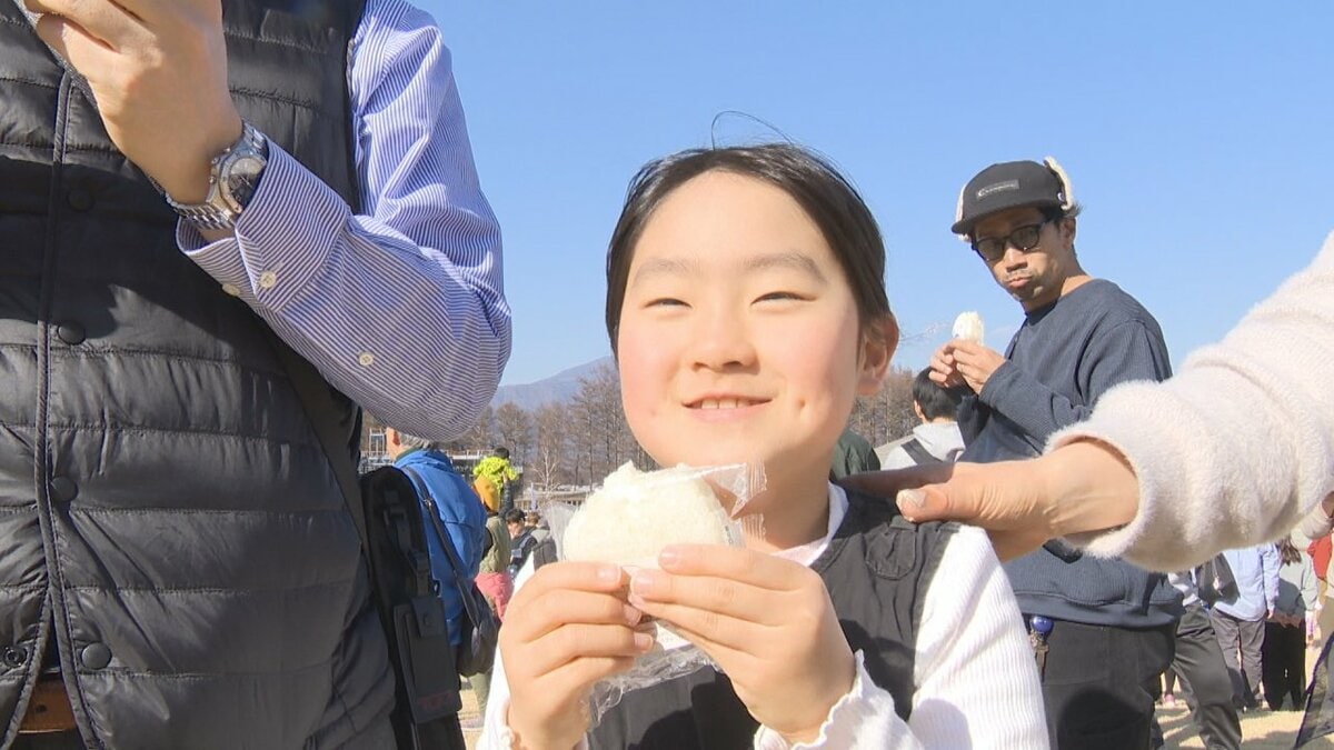 「富士山を見ながら食べるおにぎりがこんなにおいしいんだ」　2月23日は「富士山の日」　各地で富士山にちなんだイベント　山梨