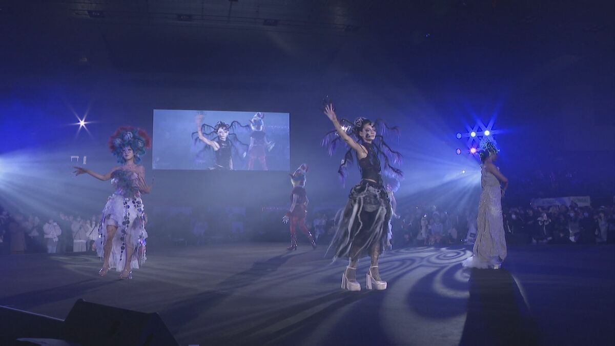 1日に5000人が来場 愛知県体育館で“日本最大規模の卒業制作展” 名古屋モード学園とHAL名古屋の学生が計280点を出展  センターステージでは在校生によるヘアメイクショーも（CBCテレビ）｜ｄメニューニュース（NTTドコモ）