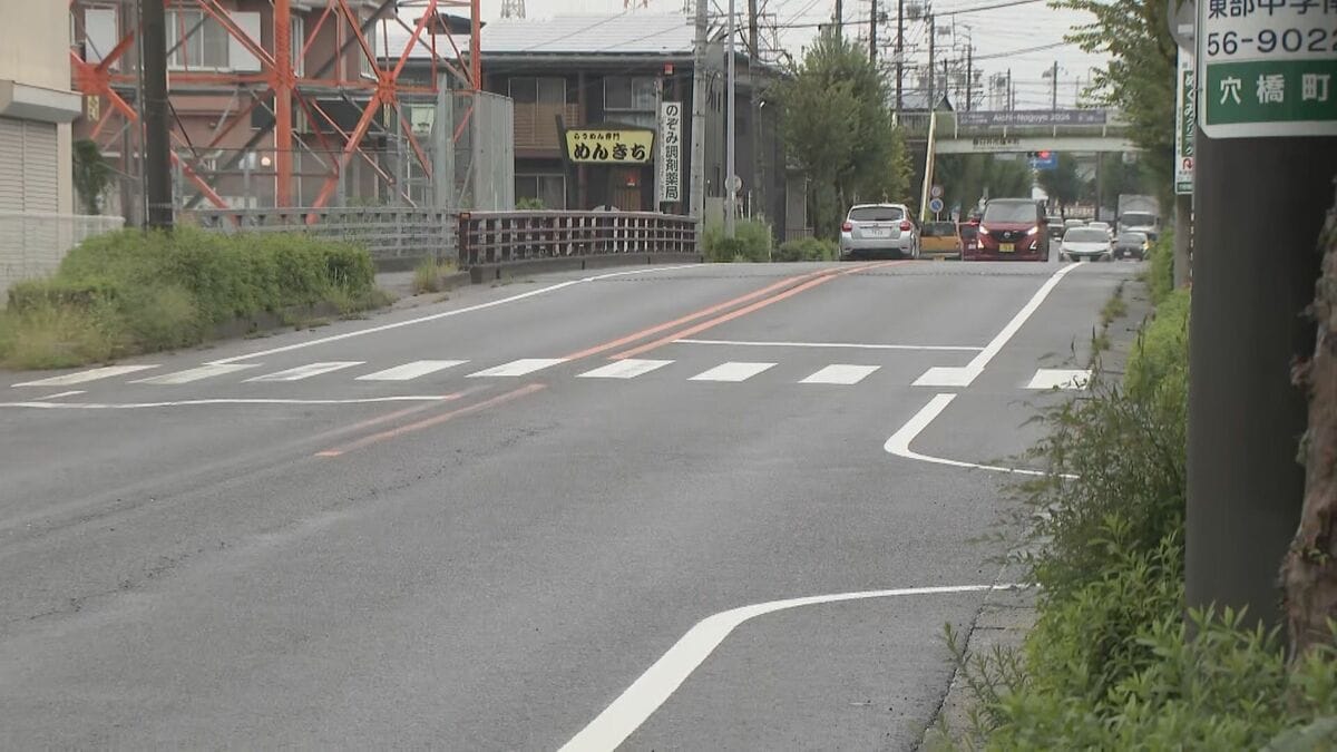道路を横断中の女性がトラックにはねられ死亡 トラックは対向車線にはみ出し…乗用車に衝突 愛知･春日井市