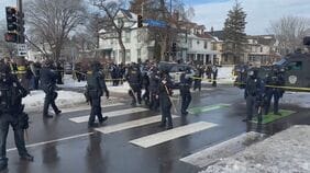 大規模な移民取り締まりの米ミネソタ州で当局が発砲　女性が死亡 |TBS NEWS DIG