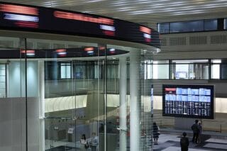 TOPIX史上最大の見直しで小型株が大量除外へ、生き残り懸け夏の陣| TBS CROSS DIG with Bloomberg