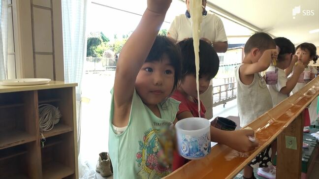 「すくうところが楽しかった」幼稚園で親子いっしょに流しそうめん 子どもたちがほっこり笑顔に=静岡・東伊豆町|TBS NEWS DIG