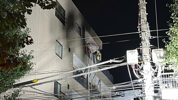 東京・中野区の5階建てマンションで火災 消防車など22台が出動 けが人はなし|TBS NEWS DIG