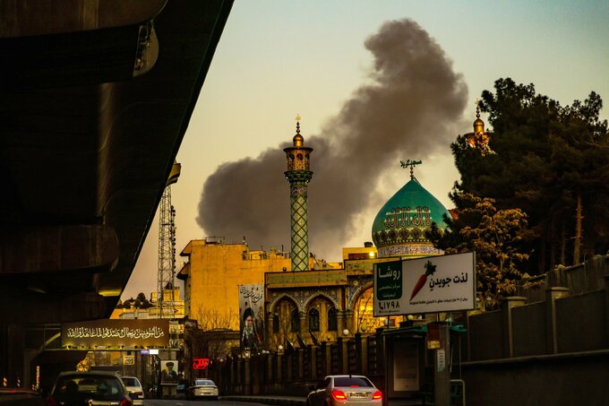 トランプ氏、イランの新たな地域・集団を標的に検討－戦争拡大の様相