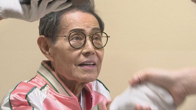 「ご本人にまさか『加トちゃんぺッ』ができるなんて」　デパートで「ドリフターズ展」開幕　82歳の加藤茶さん来場　大分|TBS NEWS DIG