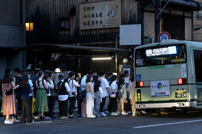 京都離れの日本人、金閣寺・清水寺でも集客減少－奈良が人気集める