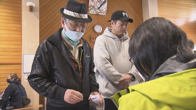 「今年は飲んで騒いでくれれば」春まつりに向けて出店受付がはじまる　名物の演歌歌手も準備万端　|　青森のニュース│ATV NEWS│青森テレビ