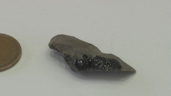 旧石器時代の槍先と見られる石器発見　使用痕も残る　島根県・松江市　|　BSSニュース | BSS山陰放送