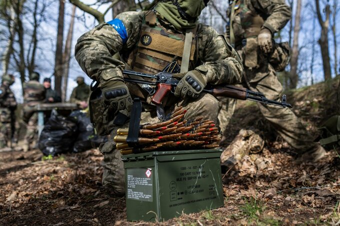 ゼレンスキー大統領、ウクライナ軍兵士の報酬支援を欧州に要請へ