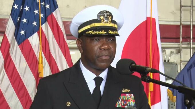 石垣の海と空の玄関口を米軍が同時使用 空港には米軍機 港には米海軍の揚陸艦と海自の訓練支援艦|TBS NEWS DIG