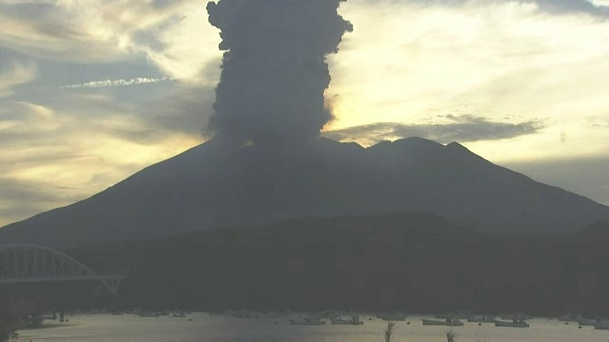 桜島で爆発 噴煙1500ｍ 噴石が9合目まで飛散【21日22日の降灰予報】鹿児島・宮崎