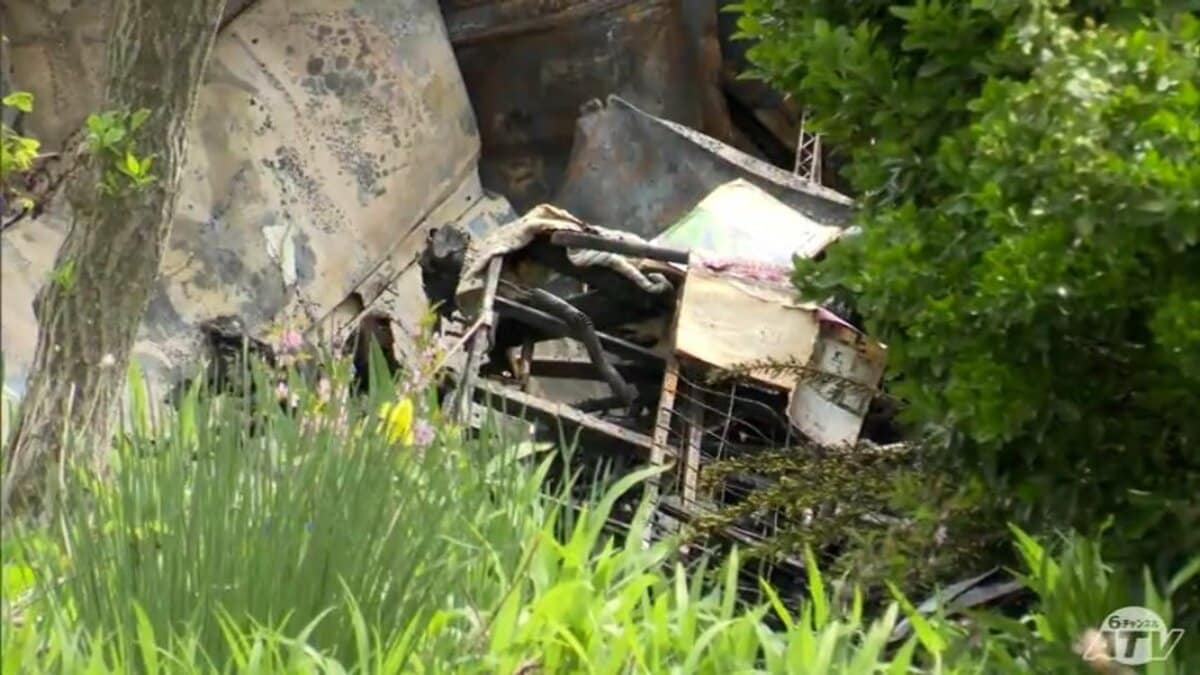 住宅から火が出ている」青森県八戸市で住宅1棟が全焼 焼け跡から身元