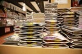 「図書館にある雑誌」の付録、どこへ…保管?ゴミ箱?こっそり誰かが? 全都道府県立図書館の対応 調べてみると|TBS NEWS DIG