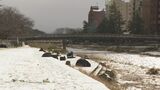 金沢市で今冬初の積雪 ひがし茶屋街も“雪化粧” 冬型緩むも年末年始は再び寒波予想|TBS NEWS DIG