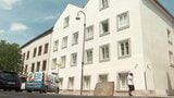 ヒトラーの生家が改修され警察署に　石碑に「ファシズムを二度と繰り返してはならない」|TBS NEWS DIG