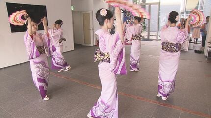 津久見扇子踊り大会」30日開催 扇子踊り娘が伝統の舞を披露、大会をPR