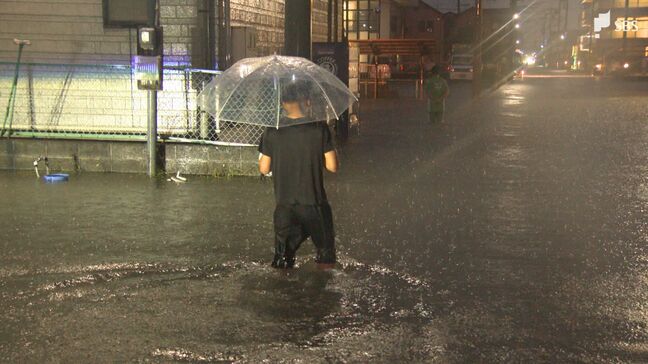 「水がおへそくらいまで来て」台風10号接近の影響で大雨…住宅や車など冠水被害が相次ぐ 静岡県内では今後も線状降水帯の恐れ|TBS NEWS DIG