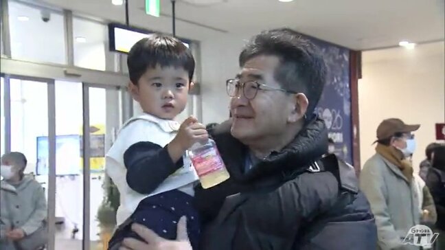 青森空港は帰省客で混雑　昨冬の豪雪では満車状態続き　解消へ今季は駐車スペースの拡大も　青森県青森市|TBS NEWS DIG