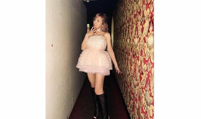 加護亜依さん　ライブ終了を報告　「衣装は大きなピンクがポイント」　会場には　辻希美さんからの花束も|TBS NEWS DIG
