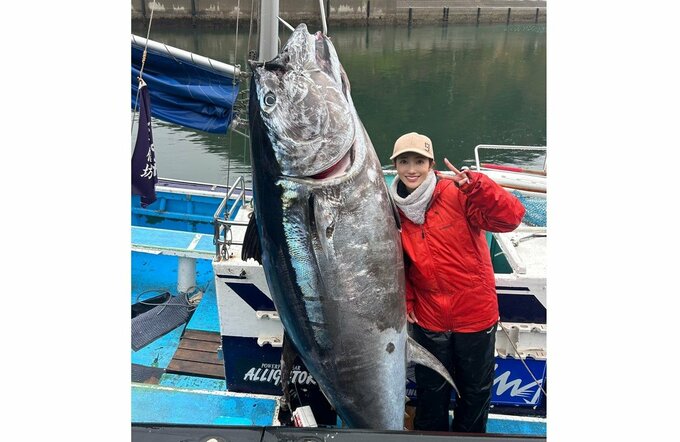【片原恵麻】　「クロマグロ 318.5㌔！！！」「姿が見えた瞬間には感情があふれて、思わず涙が出てしまって」「ロマンを改めて感じた」　大物釣り上げ笑顔　ＴＢＳの取材にコメント|TBS NEWS DIG