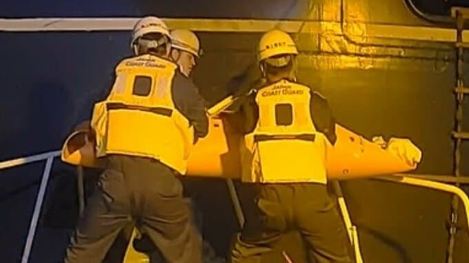 「船内でアルコールを大量摂取 かなり酩酊状態、このままでは韓国まで持たない…」瀬戸内海を航行中の貨客船で急患　海上保安部の巡視艇が大阪府の男性（74）を救助　男性は久しぶりに会った仲間と飲みすぎた模様|TBS NEWS DIG