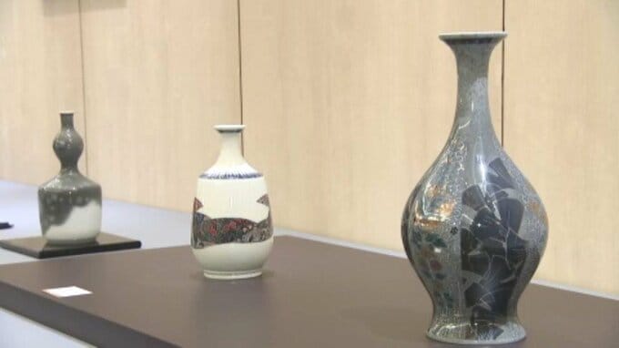 「色鍋島」の伝統と現代の技 人間国宝 今泉今右衛門さんの作品展 愛媛・松山市|TBS NEWS DIG