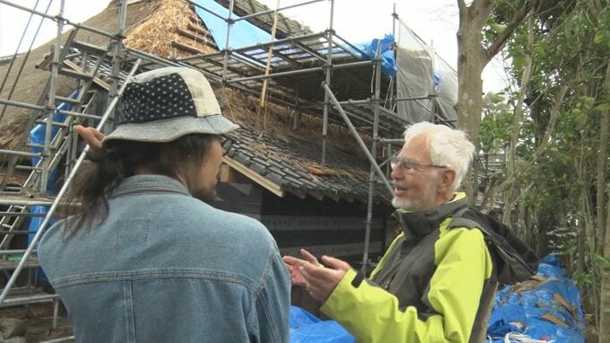 外国人観光客が体験　島根県松江市の茅葺き古民家　改修体験を観光コンテンツに　|TBS NEWS DIG