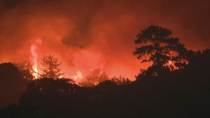 「軽く考えていたけど深刻」住宅まで450ｍ　山口市山林火災拡大 一時は「拡大の可能性低く」→出火から48時間以上後風が出て再び火勢増す　付近の33世帯に避難指示|TBS NEWS DIG