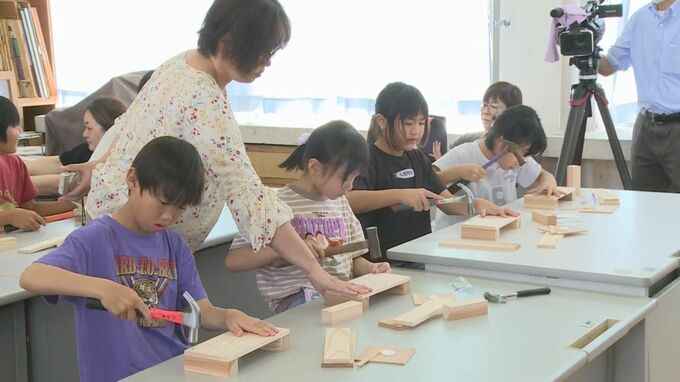 地元特産の「飫肥杉」を使って　日南市の小学校で木工教室|TBS NEWS DIG