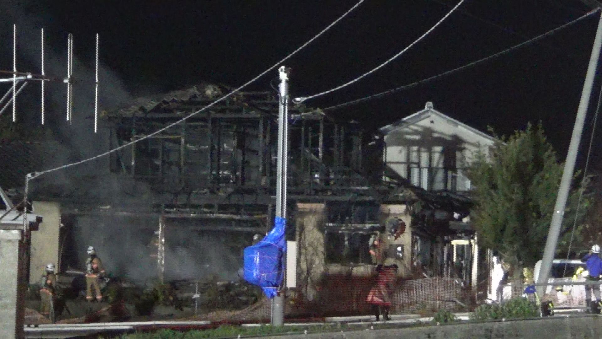 石川・金沢市で住宅1棟全焼 住人男性が軽いけが 入居者がいない集合