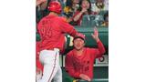 【広島】阪神に快勝 16年ぶりの借金”21”を回避！佐藤啓の5号先頭弾 敵失をつき坂倉がⅤ打＆3打点 栗林が8回途中7安打1失点の粘投7勝目|TBS NEWS DIG