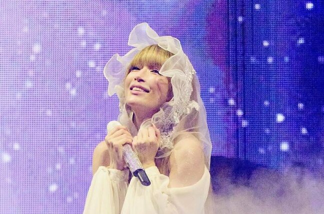 【 浜崎あゆみ 】 「分け合いたいと思える人に出会えたなら怯えたくない」　大阪公演のステージショット公開　ＳＮＳに想い|TBS NEWS DIG