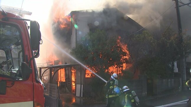 住宅密集地で火災　４棟焼け一時騒然　大分|TBS NEWS DIG