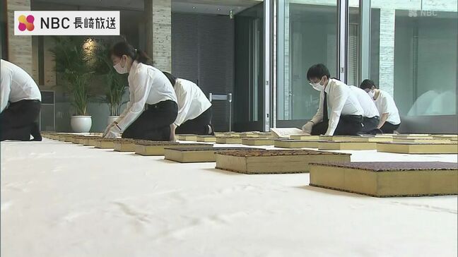 「原爆犠牲者のお名前に 風がきちんとあたるように」 職員が丁寧に一頁ずつ 名簿をめくる　原爆死没者名簿の 風通し|TBS NEWS DIG