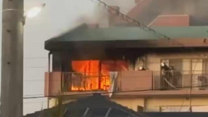 集合住宅の一室が全焼 焼け跡から年齢性別不明の遺体見つかる 住人の男性（78）と連絡取れず|TBS NEWS DIG