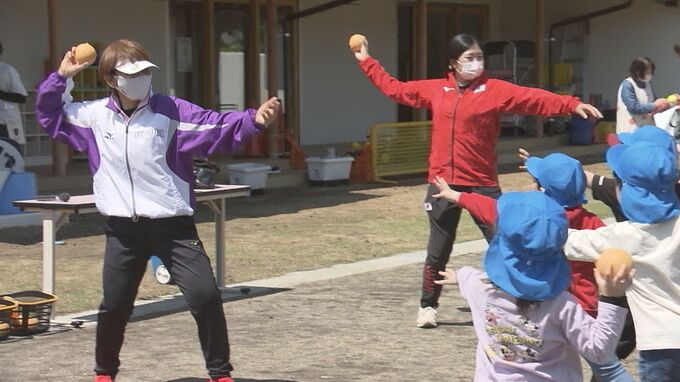 宇津木妙子さんらレジェンド来園　子どもたちと「ＡＳＯＢＡＬＬ」楽しむ　盛岡市|TBS NEWS DIG