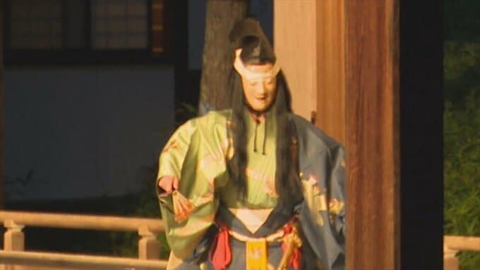 野村萬斎さんらが出演した「八ヶ岳薪能」　『清経』は幽玄な世界観で観客を魅了　北杜市・身曾岐神社　|　山梨のニュース | ＵＴＹテレビ山梨