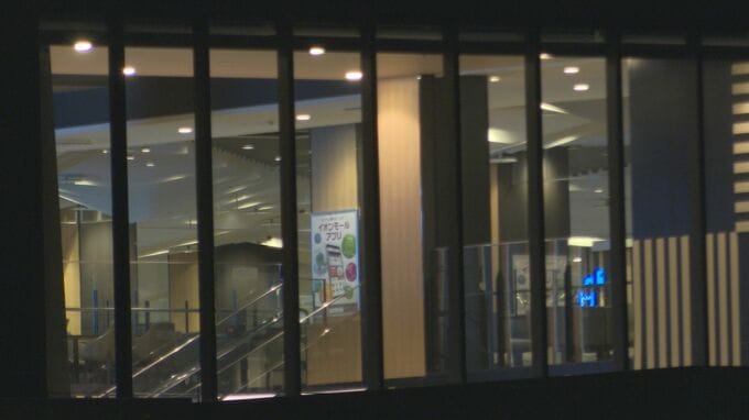 イオンモールで男性刺される 容疑者が一時逃走も関係者数人を確保 石川・小松市|TBS NEWS DIG